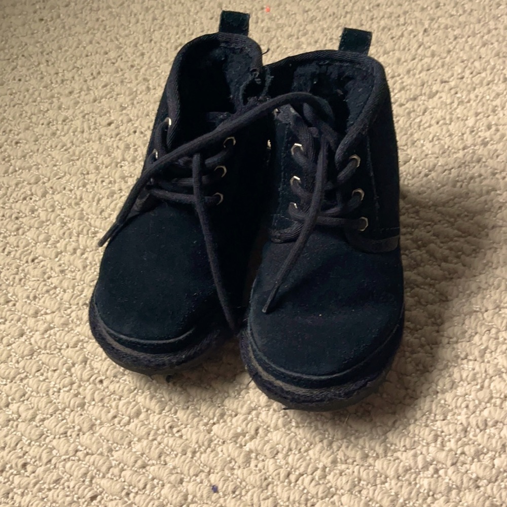 Boys toddler UGGS size 8